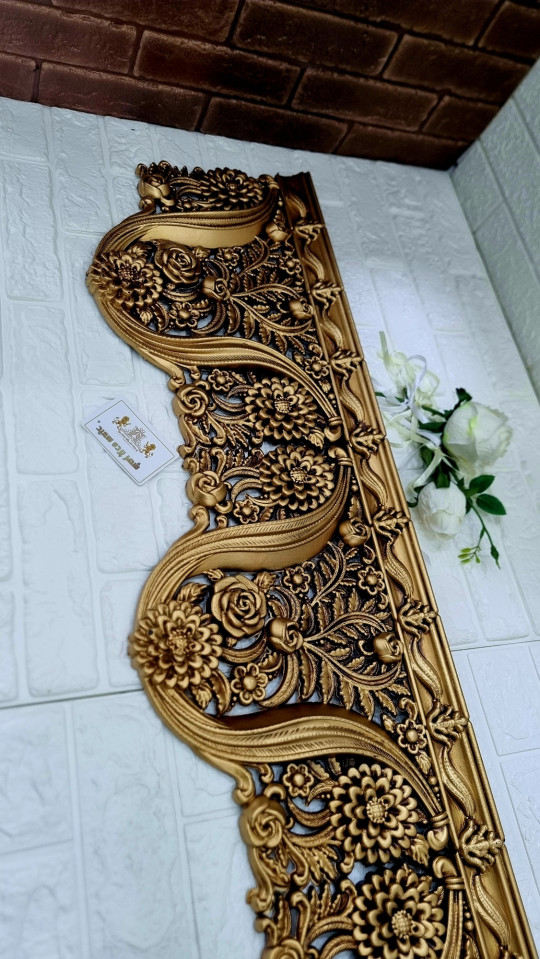 کتیبه طلایی